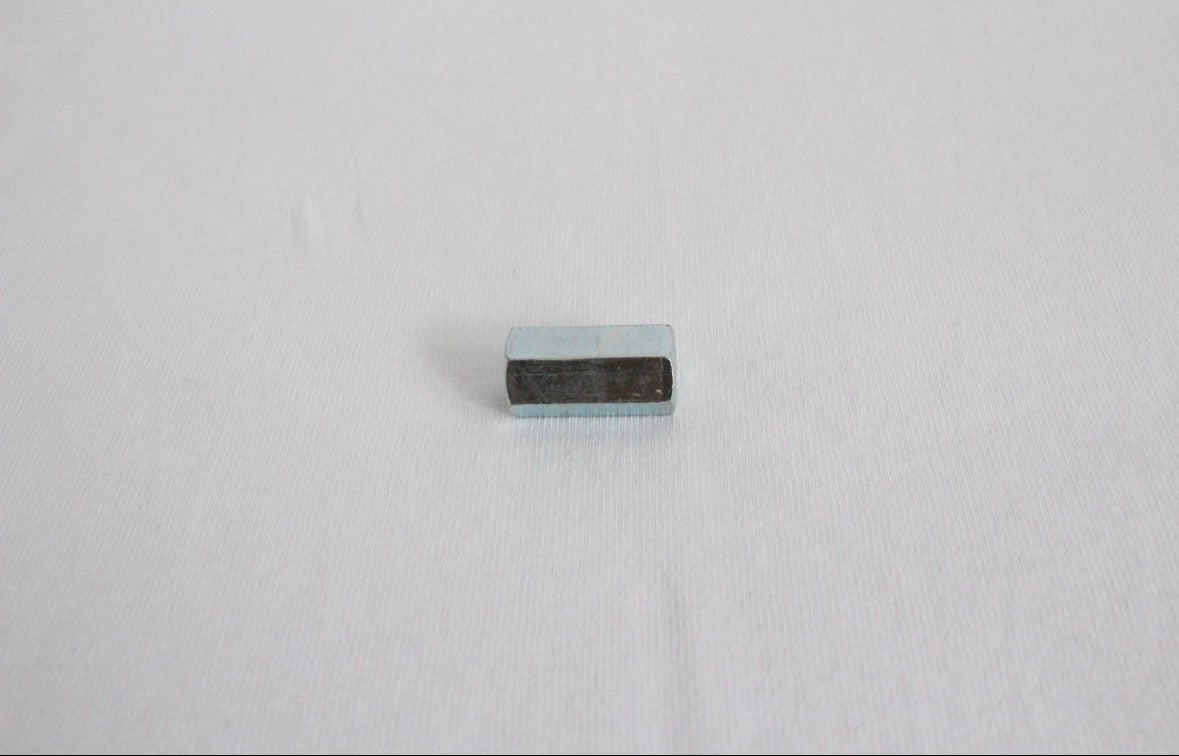 Single solenoid connector coupling