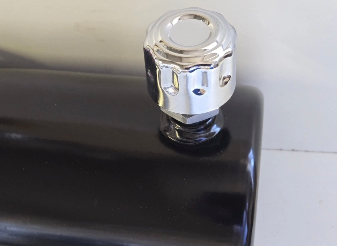 Chrome hydraulic tank breather and plug