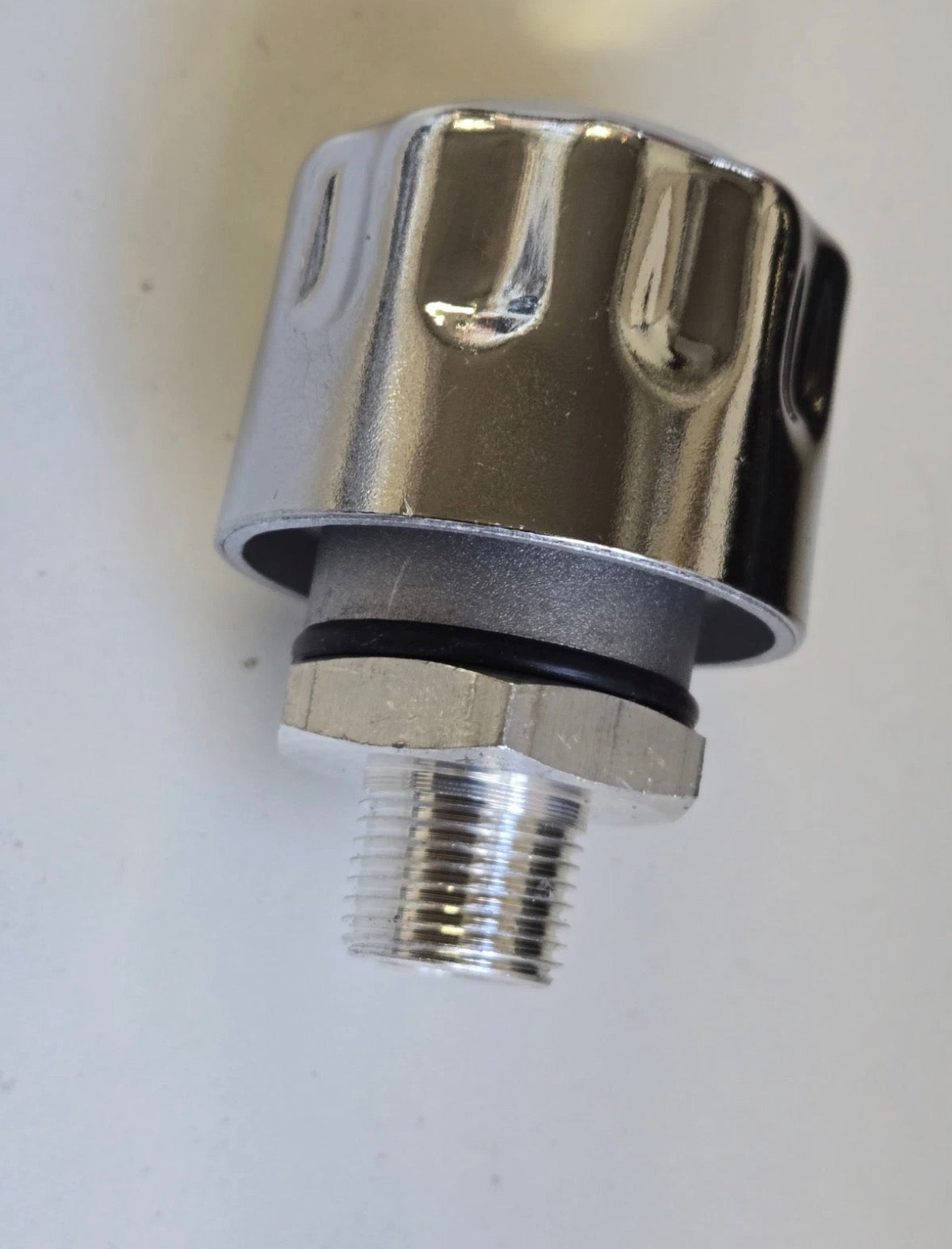 Chrome hydraulic tank breather and plug